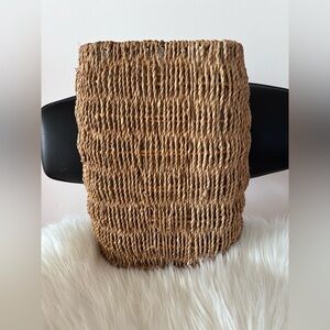 Woven/ Rattan Basket/Vase/Planter with plastic lining inside 
Height:11”
W:3.5”